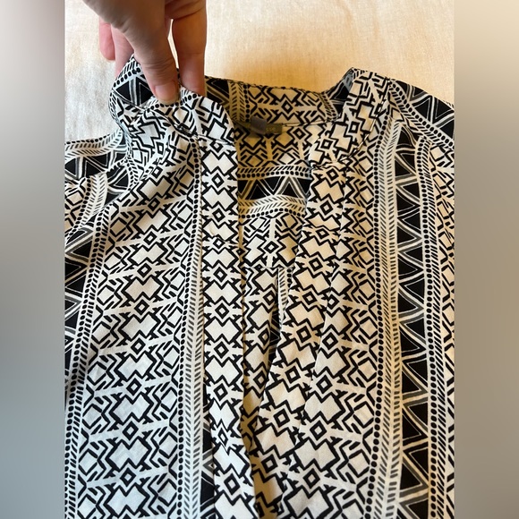 Charlotte Russe Printed Tunic Blouse - Picture 6 of 7